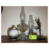 GROUP OF DECORATIVE ITEMS, OIL LAMPS AND FIGURINE