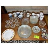 6 BOXES CONTAINING GLASS PLATES AND BOWLS, CUPS AN