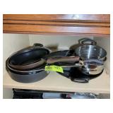 GROUP OF MISC POTS AND PANS
