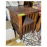 END TABLE 21 IN X 25 IN X 26 IN, NO CONTENTS