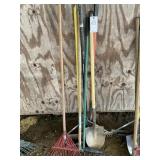 GROUP OF YARD HAND TOOLS, SHOVEL, RAKE, SAND TRAP