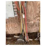 GROUP OF YARD HAND TOOLS, SHOVEL, RAKE, SAND TRAP