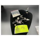 LARGE GROUP OF MISC PEARLS, SILVER NECKLACES, PEND