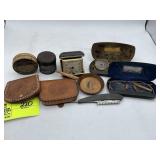 GROUP OF VINTAGE ITEMS INCLUDING STRAIGHT RAZOR TR