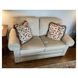UPHOLSTERED KING HICKORY LOVE SEAT, APPROX 63 IN L