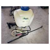 ROUND UP PRO 4 GALLON PUMP SPRAYER