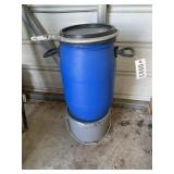BLUE 8 GALLON PLASTIC STORAGE CONTAINER AND METAL