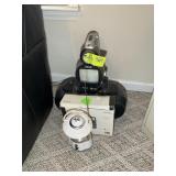 GROUP INCLUDING JEEP PORTABLE TV, AM/FM PORTABLE R