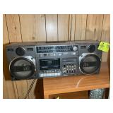 MAGNAVOX AM/FM STEREO, CASSETTE PLAYER, BOOM BOX,