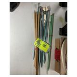 GROUP OF KNITTING NEEDLES