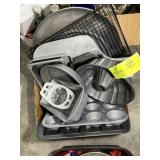 GROUP OF BAKING PANS AND MUFFIN TINS