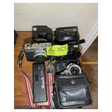 GROUP OF VINTAGE CAMERAS, CANNON, KODAK, ETC