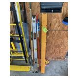 4 FT LEVEL AND DRIVEWAY MARKERS, WALKING STICK