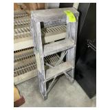 ALUMINUM 2 STEP LADDER
