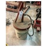 HYDRAULIC PUMP ON BUCKET [EMPTY]