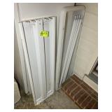 4 FT LIGHT FIXTURE