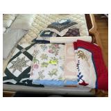 GROUP OF QUILTS AND BLANKETS