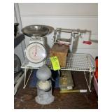 GROUP OF KITCHEN ITEMS, SCALE, JUICER, APPLE PEELE