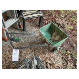 SCOTTS SPEEDY GREEN 2000 PUSH SPREADER