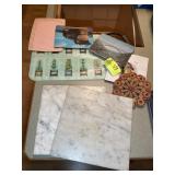 CUTTING BOARDS AND HOT PLATES