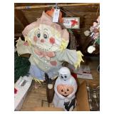 GROUP OF ASSORTED WREATHS, GHOST BLOW MOLD, ETC