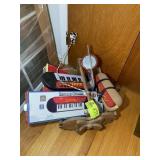 WOODEN BASKET WITH KIDS TOYS, ELECTRIC KEYBOARD, B