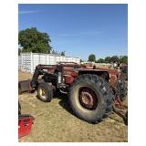 International 574 tractor with westendorf TA26 loa