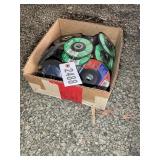 GROUP OF GRINDING DISCS