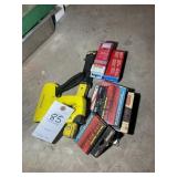 GROUP INCLUDING STAPLERS AND STAPLES