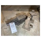 GROUP OF VINTAGE JACKS INCLUDING ONE SCISSOR TYPE