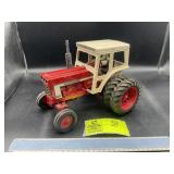 ERTL INTERNATIONAL 1466 WIDE FRONT CAB DUALS, REPA