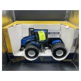 ERTL PRESTIGE COLLECTION, NEW HOLLAND TJ 530 ARTIC