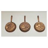 VINTAGE FRUIT DECORATIVE ALUMINUM PANS