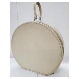 Vitnage White Round Traveling Case