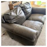 Superb Natural Leather Brown/Black Brass Nailhead>