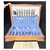 Box of vintage silverware Oneida anniversary >