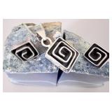 Sterling Silver Taxco Square Spiral Necklace &>