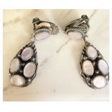 Vintage Sterling Silver Mother of Pearl Teardrop>