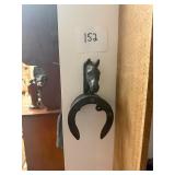Antique art iron horse head horseshoe hanger