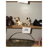 Pair of vintage dog figurines / Japan, No C/C