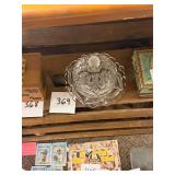 Antique glass candy bowl with lid / no C/C