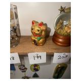 Vintage Chinese waving cat bank