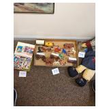 Lot of vintage horses and wagons