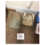 Pair of vintage Iron trivits / rest