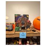 Lemax Spooky Town Dark Haven Lodge