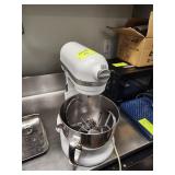 KITCHEN AID 6 QT MIXER