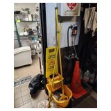 MOP PAIL WRINGER + CAUTION SIGN