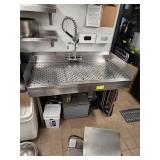 STAINLESS STEEL SINK WITH SPRAY