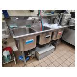 EAGLE SS 3COMP 1DRAIN B/O SINK W/ SPRAY