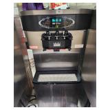 TAYLOR 2 FLAVOR & TWIST SOFT SERVE MACHINE C713-33